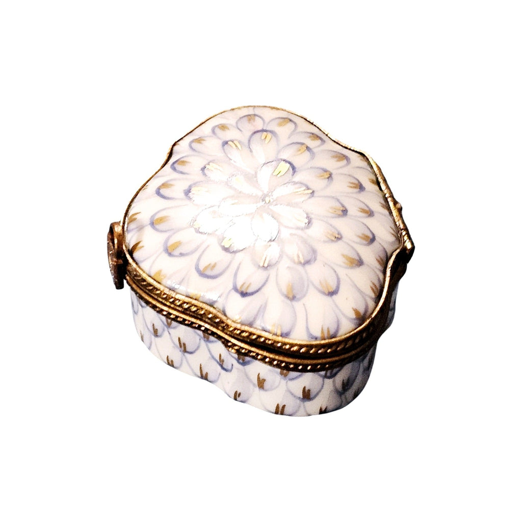Blue Feathered Patterned on Scalloped Box Limoges, view 2